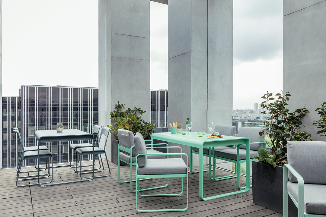 table metal, table design, chaise metal, chaise design, chaise terrasse, table terrasse, mobilier restaurant, mobilier d exterieur, outdoor furniture, restaurant furniture, möbel aus metall